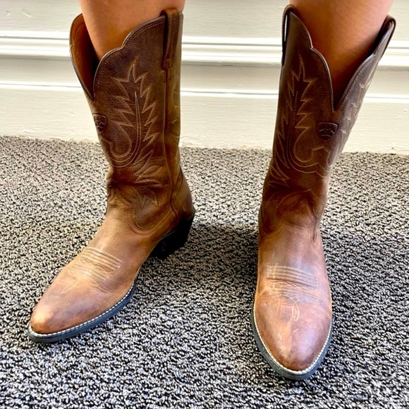 Ariat Shoes | Ariat Womens Heritage R Toe Western Boots | Color: Brown | Size: 7 | Pink_By_Zoe's Closet